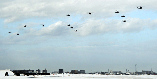 12機による編隊飛行