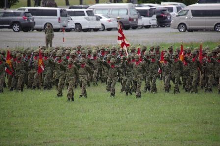 部隊前進中の第26普通科連隊
