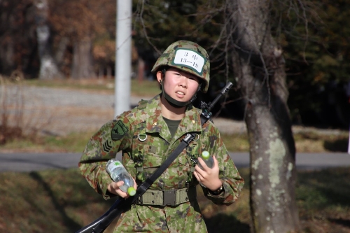女性自衛官トップの松岡士長（第３中隊）　

