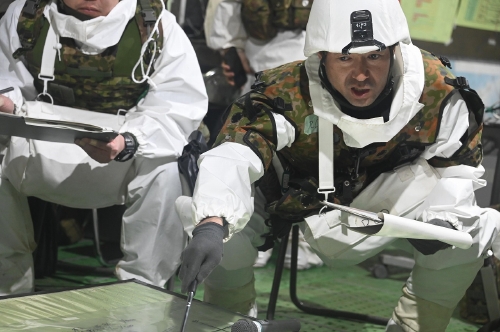 ゴール手前、力を振り絞る隊員