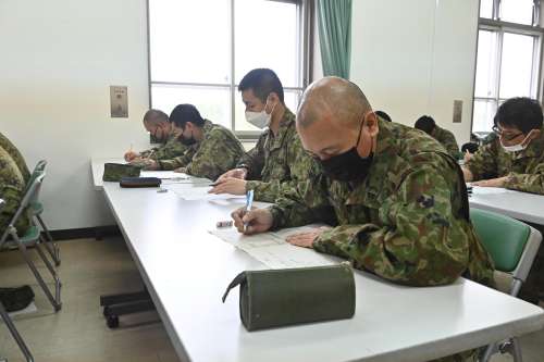 協定書に署名及び取り交わし