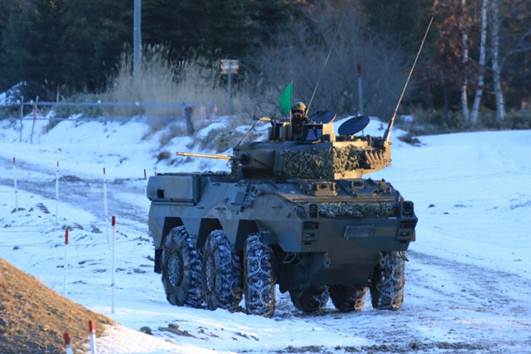 92式地雷原処理車による地雷原処理