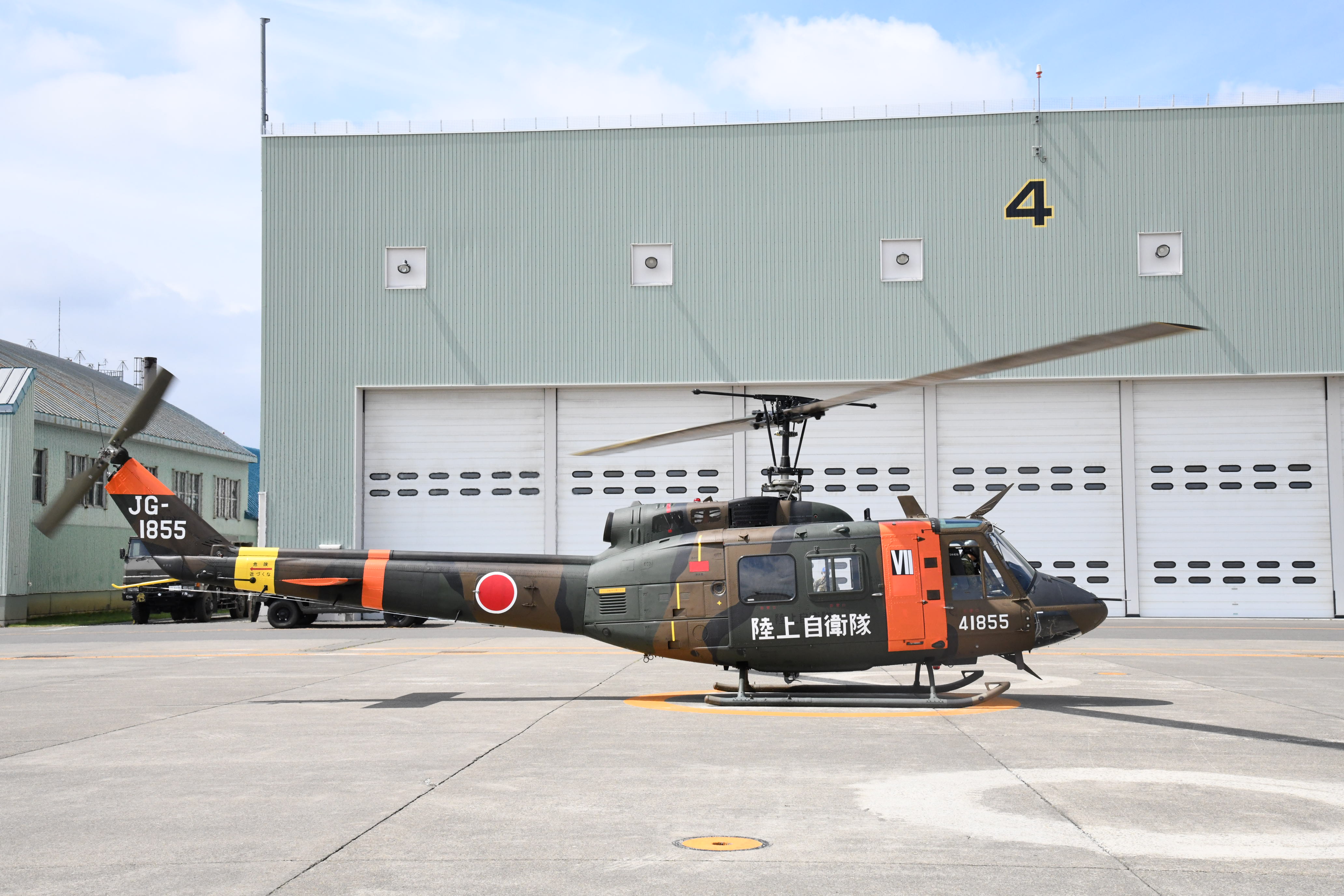 UH-1B仕様の特別ラッピング