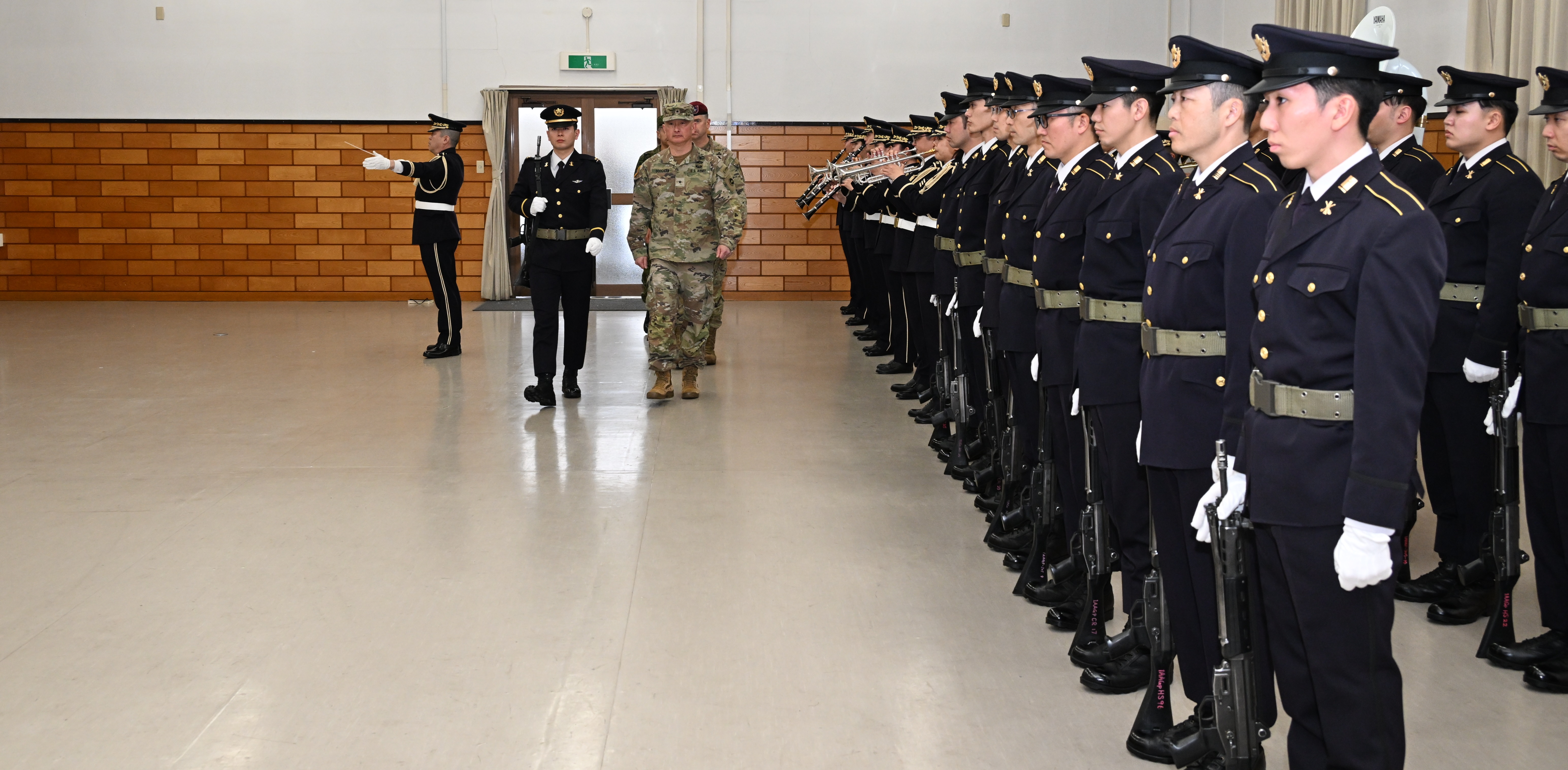 在日米陸軍司令官及び<br>米陸軍第11空挺師団長の総監表敬