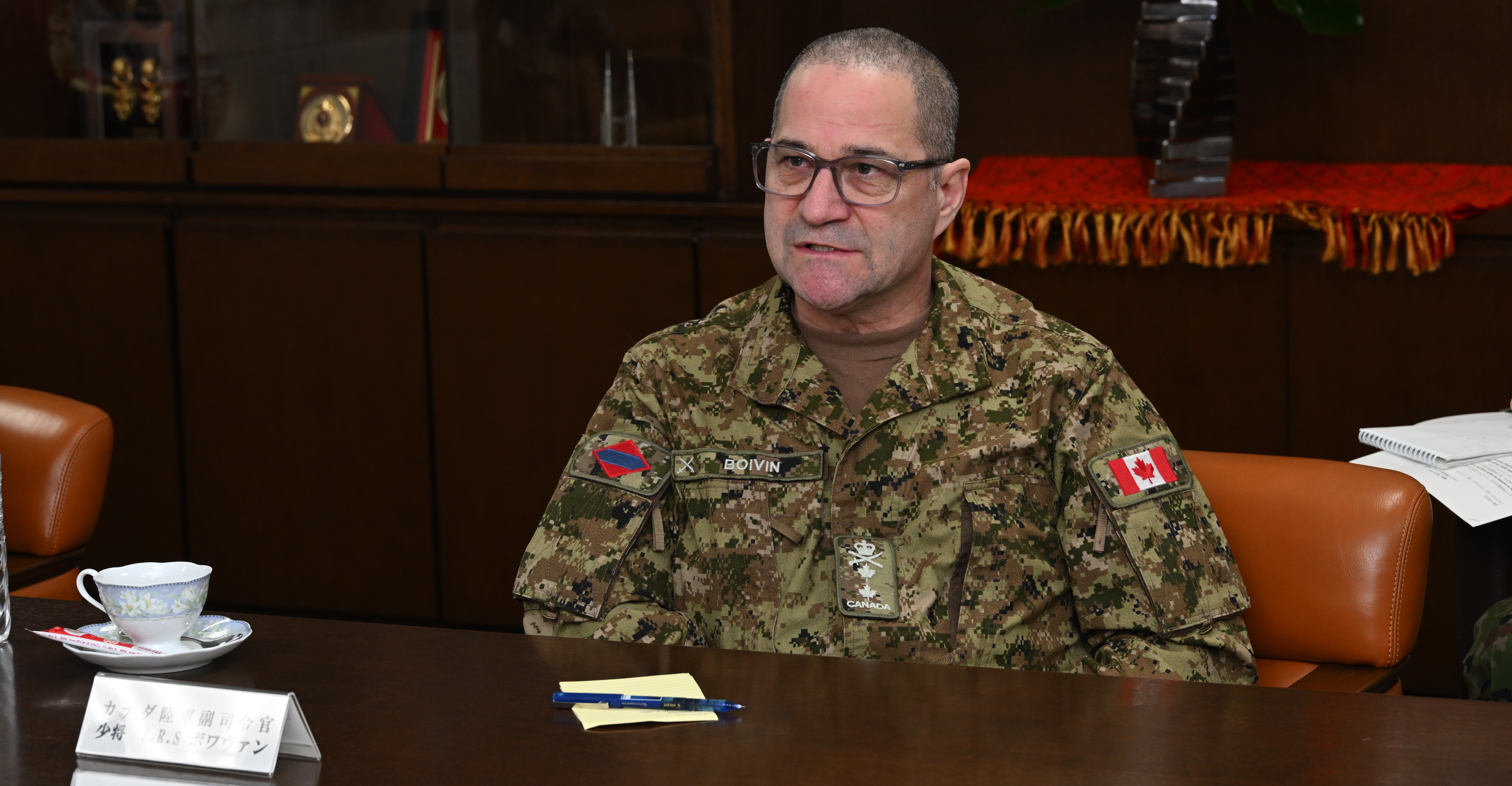 カナダ陸軍副司令官の総監表敬
