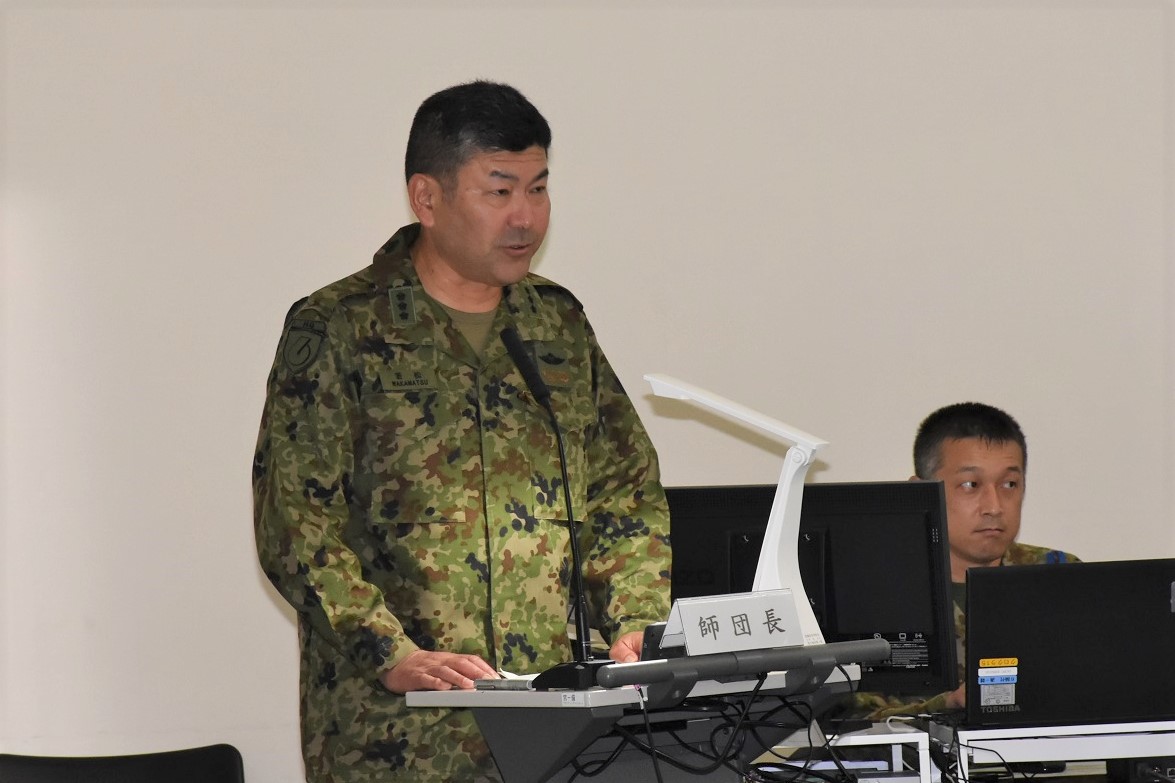 防衛大臣