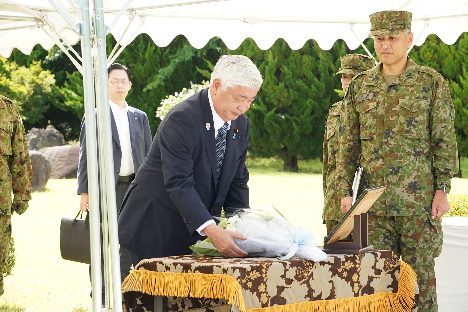 防衛大臣