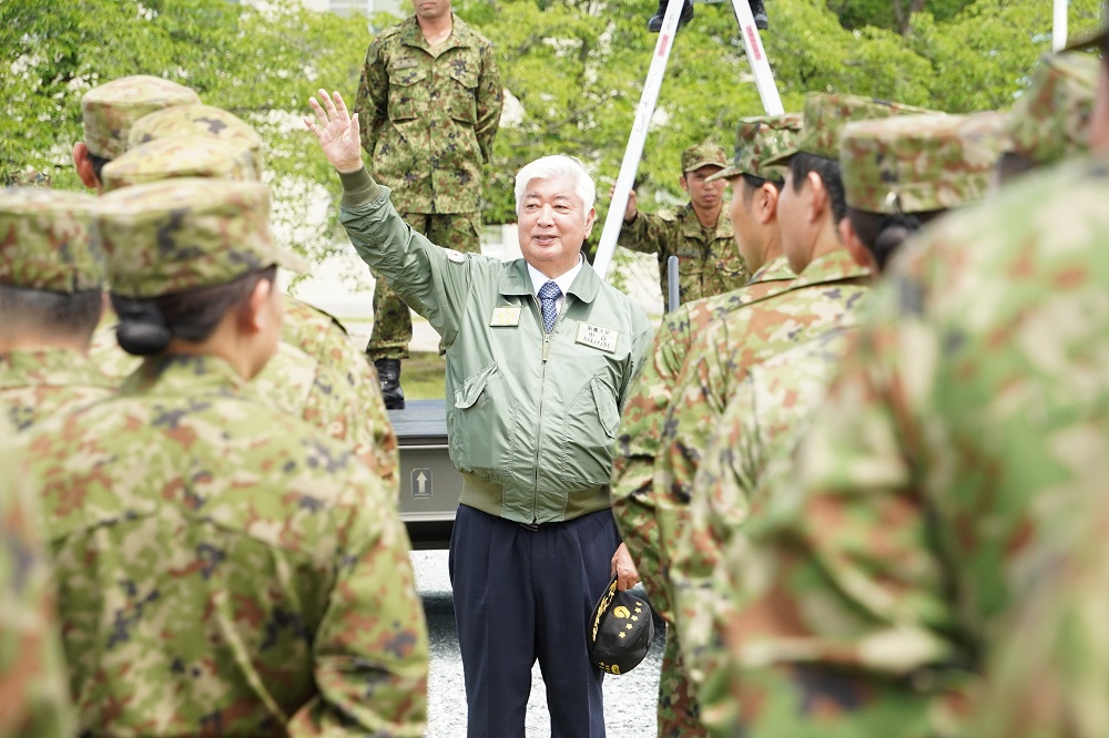 防衛大臣