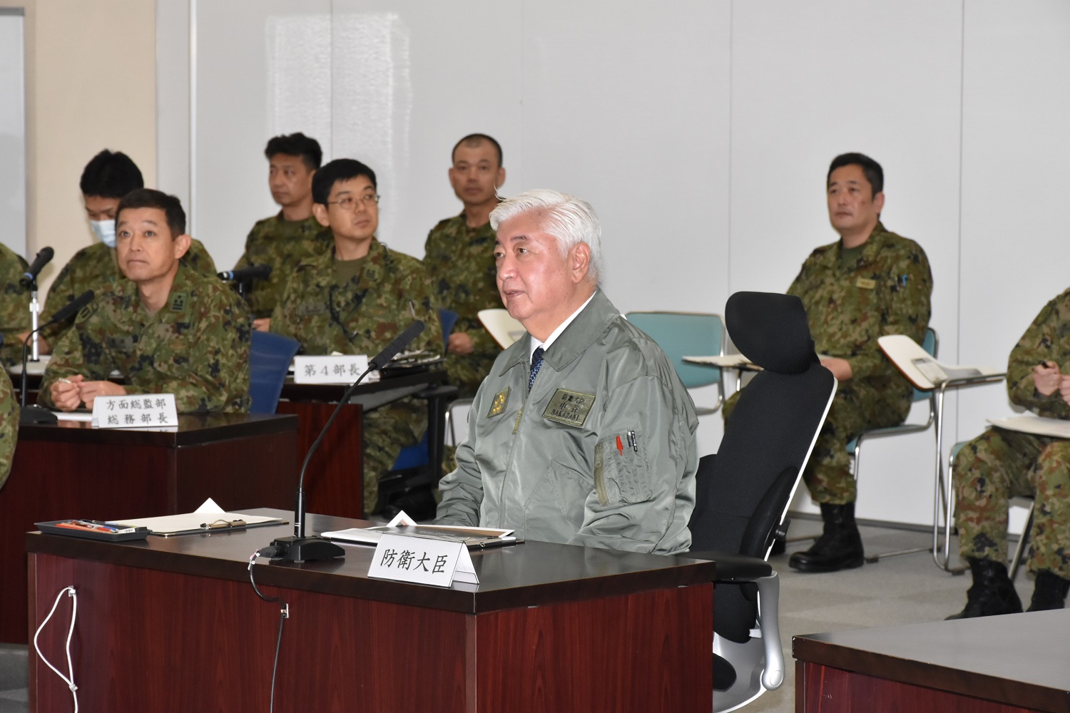 防衛大臣
