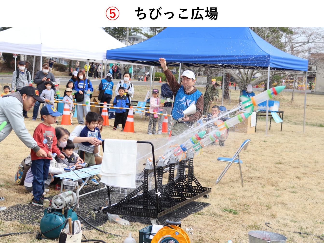 第２施設団創隊６４周年・船岡駐屯地創設６６周年記念行事の様子