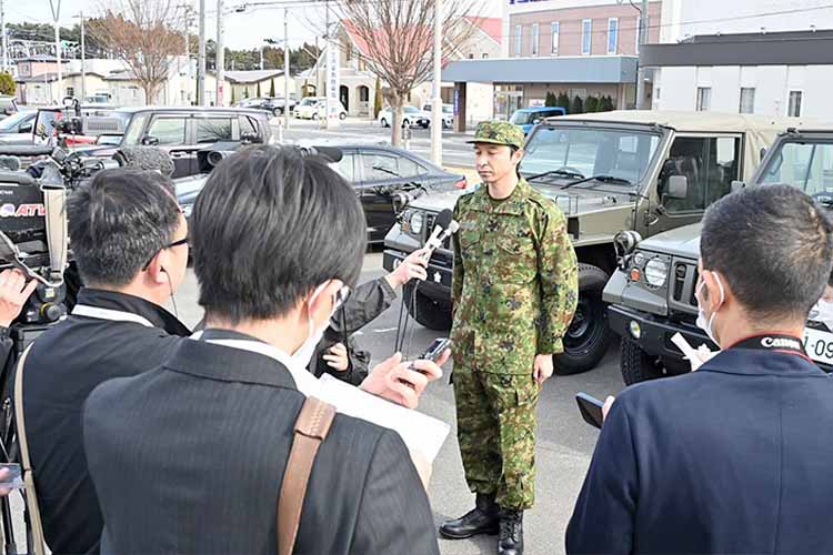 予備自衛官としてメディアに力強く答える米内山予備2等陸佐