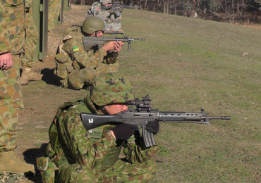 陸上自衛隊:平成25年度豪州における豪陸軍主催日米豪射撃訓練 陸上自衛隊:平成25年度豪州における豪陸軍主催日米豪射撃訓練
