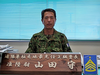 最先任上級曹長の紹介
