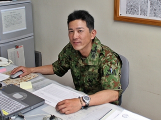最先任上級曹長の紹介