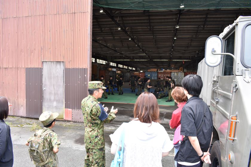 写真：三菱重工・熊本航空機制作所跡建物見学