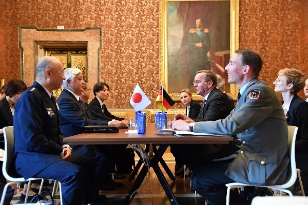 日独防衛相会談