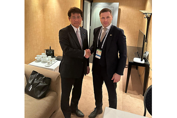 ペフクル・エストニア国防大臣への表敬