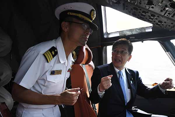 自衛隊拠点訪問画像