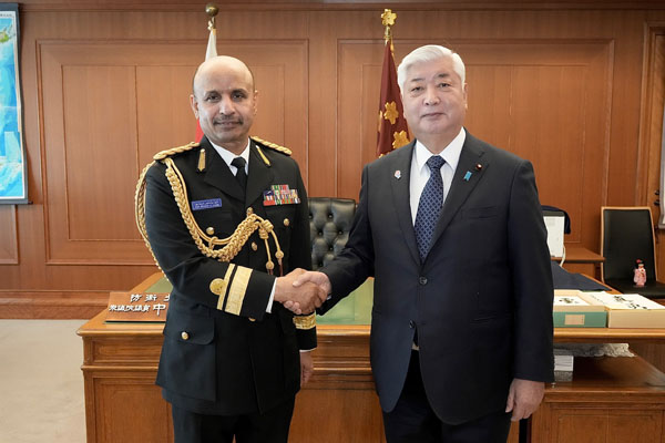 アル ラヒビ・オマーン王立海軍司令官の中谷防衛大臣表敬