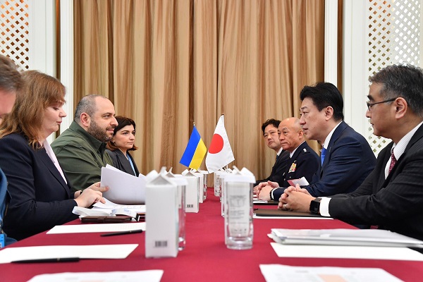 日ウクライナ防衛相会談の様子