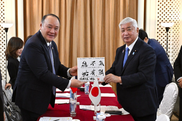 日比防衛相会談