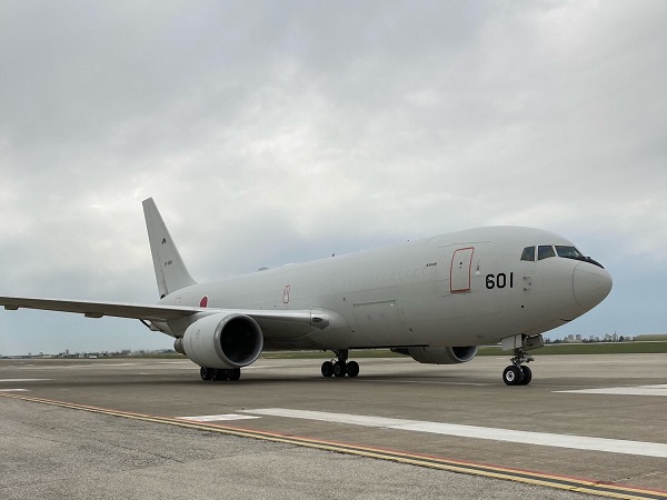 現地に到着した航空機の外観