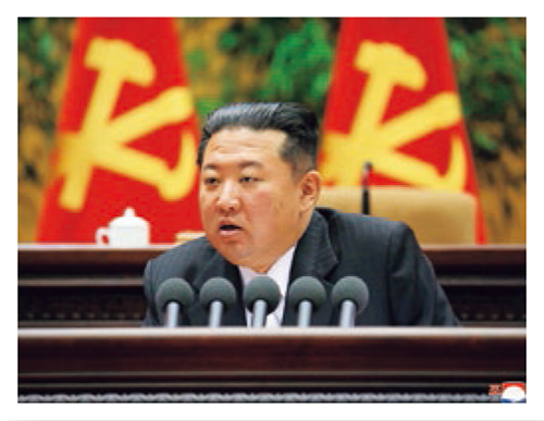 朝鮮労働党の会議でスピーチを行う金正恩委員長