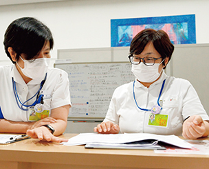 打ち合わせの様子（写真右が筆者）