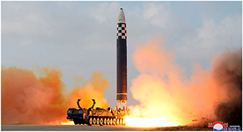 北朝鮮が2022年11月に発射した新型ICBM級弾道ミサイル「火星17」型【朝鮮通信】