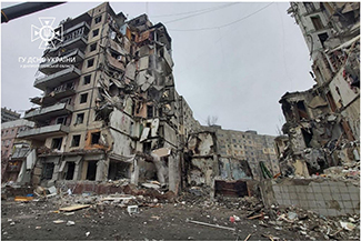 2023年1月14日のロシア軍のミサイル攻撃により破壊されたウクライナ中部ドニプロの集合住宅（2023年1月）【ウクライナ政府Facebook】