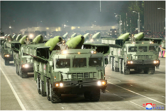 2022年4月25日のパレードに登場した短距離弾道ミサイルA【朝鮮通信＝時事】