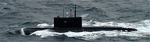 2022年10月6日から7日にかけ、宗谷海峡を西進したロシア海軍キロ級潜水艦。太平洋艦隊において3隻目となる、「カリブル」巡航ミサイルを搭載可能なキロ改級潜水艦「マガダン」とみられる。