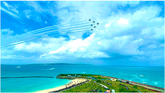 沖縄の離島（宮古島）で初の展示飛行を行うブルーインパルス