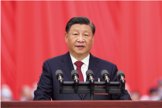 中国共産党第20回党大会で報告を行う習近平総書記【EPA=時事】