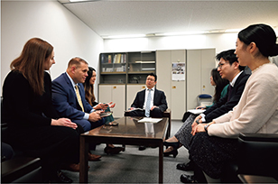 米国防省との打ち合わせの様子