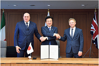 GIGO設立条約に署名する日英伊国防相(2023年12月)