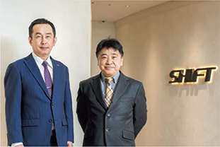 森氏(左)と同じく株式会社SHIFT ナショナルセキュリティ事業部NSサービス部長/株式会社Japan Aerospace & Defense Consulting 取締役 澤田 栄浩(さわだ よしひろ) 氏(右)