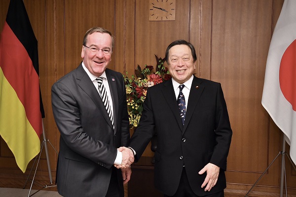 日独防衛相会談