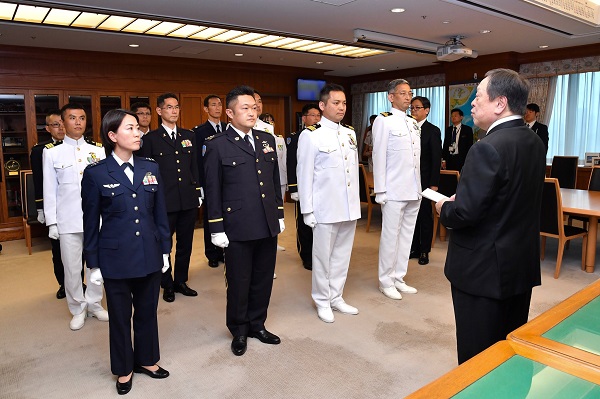 防衛駐在官による出国報告