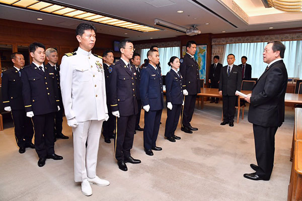 防衛駐在官による出国報告