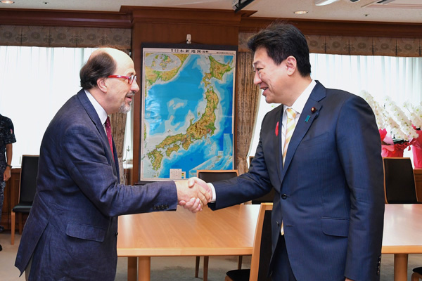 国際戦略研究所ビル・エモット理事長による木原防衛大臣表敬