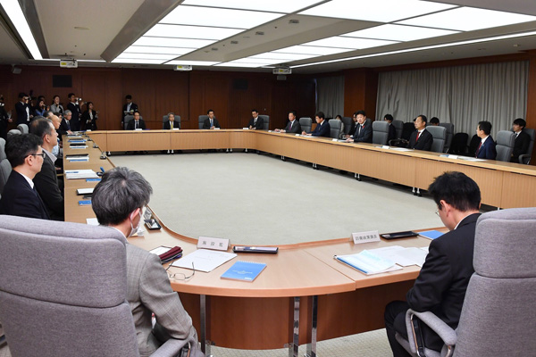 防衛力抜本的強化実現推進本部会議の開催