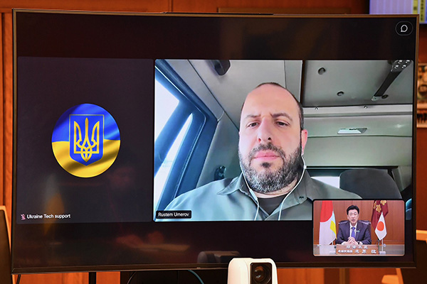 日ウクライナ防衛相テレビ会談