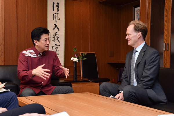 マッケイ駐日カナダ大使による木原防衛大臣表敬