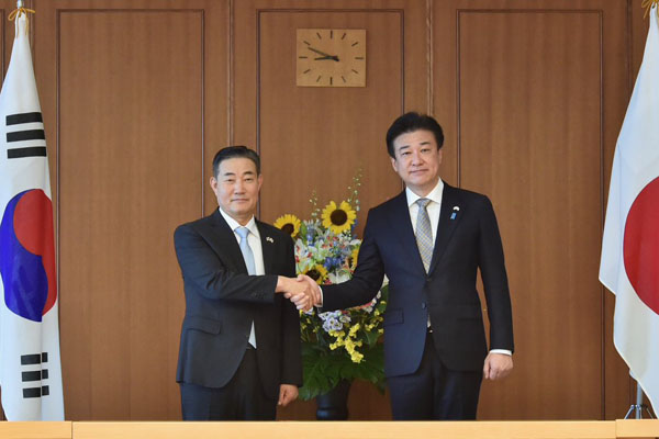 日韓防衛相会談