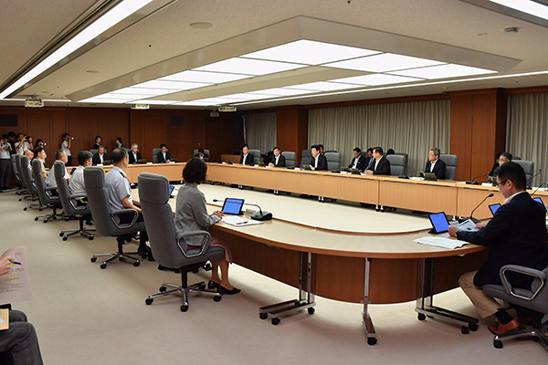 防衛力抜本的強化実現推進本部会議の開催