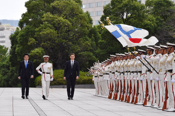 日フィンランド防衛相会談