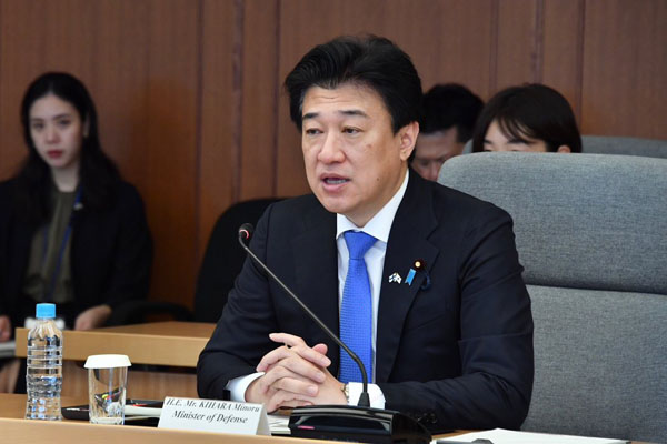 日フィンランド防衛相会談