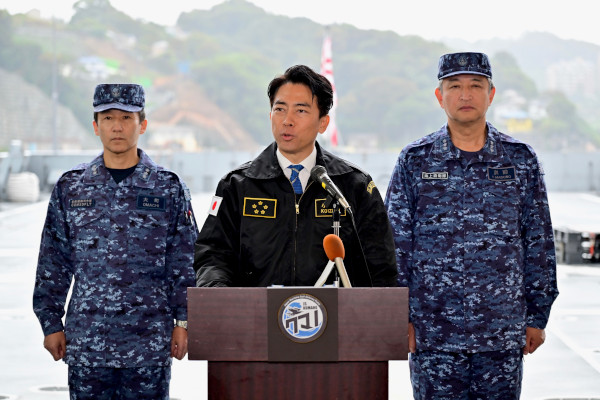 小泉防衛大臣による航空自衛隊横田基地及び海上自衛隊横須賀地区視察