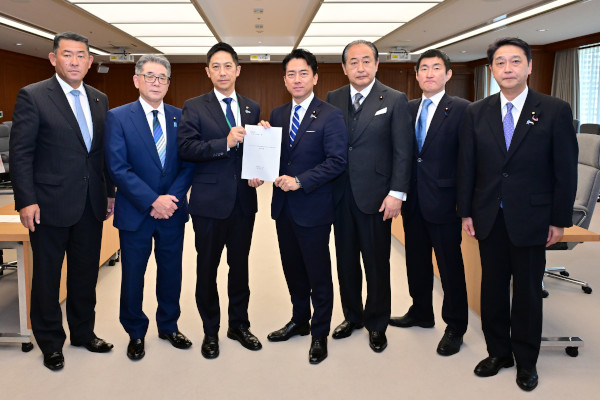 秋田県知事による小泉防衛大臣への緊急要望